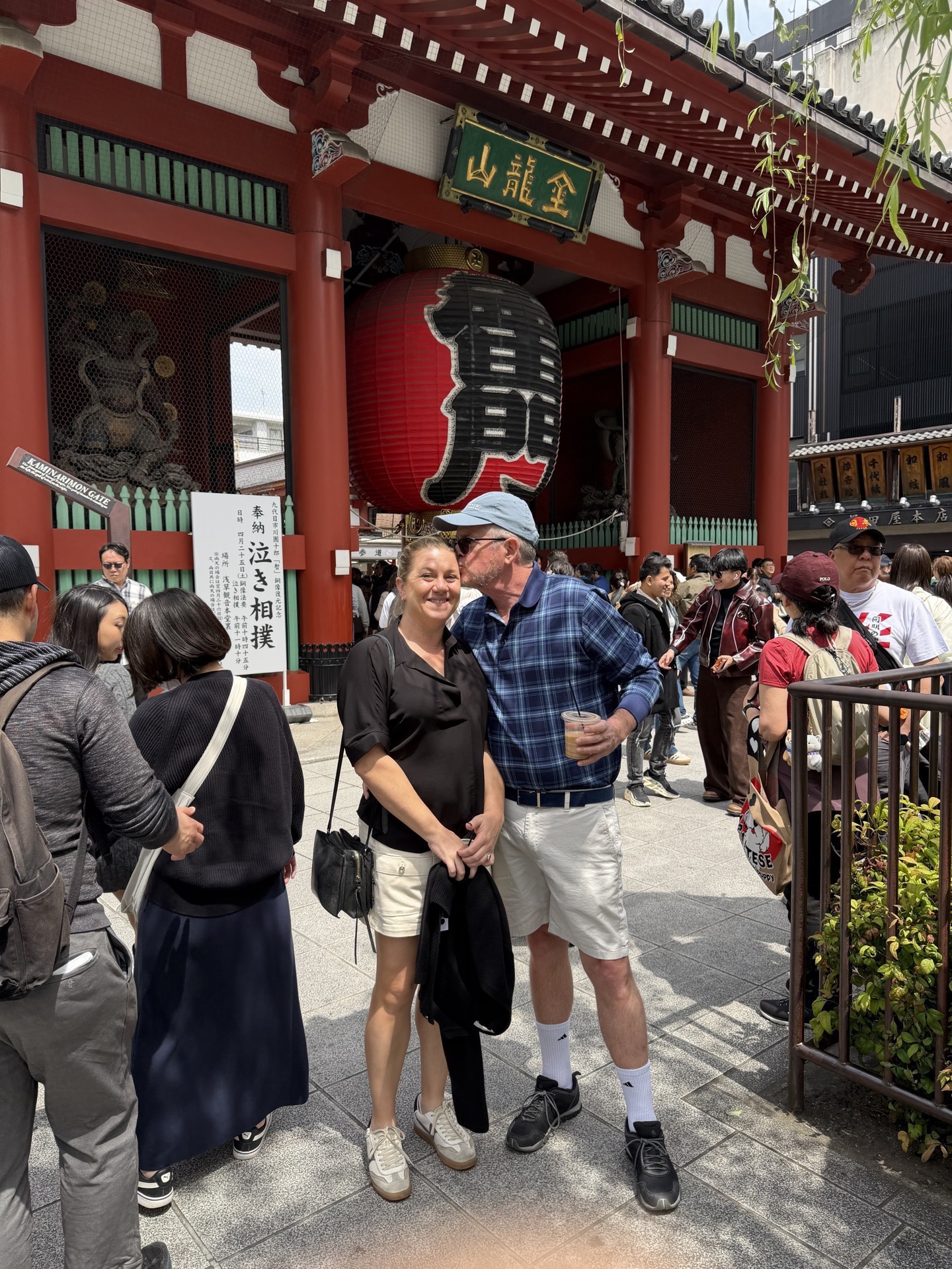American couple at Kaminarimon gate Asakusa Sensoji temple with private Tokyo tour guide